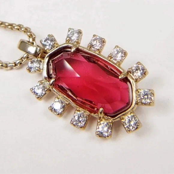 Kendra Scott Brett Pendant Necklace
Pink Berry - Picture 2 of 5